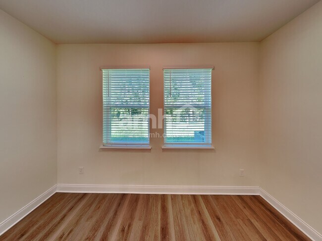 2704 Sunrise Lndg Lp, Tavares, FL 32778 - photo 6