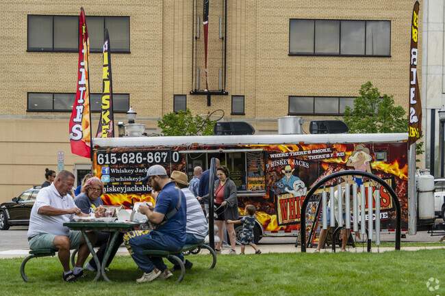 Parkside locals can head downtown for a lunch break in a park.