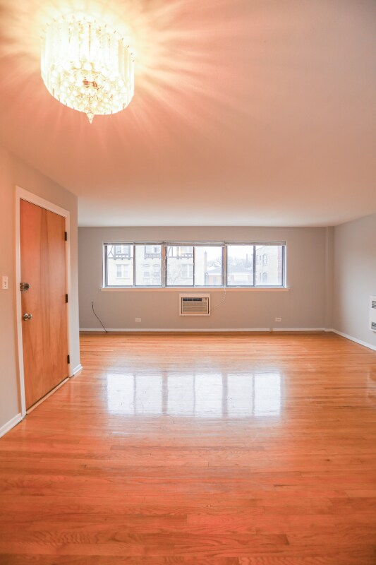 5701 N Kimball Ave unit 2, Chicago, IL 60659 - photo 2