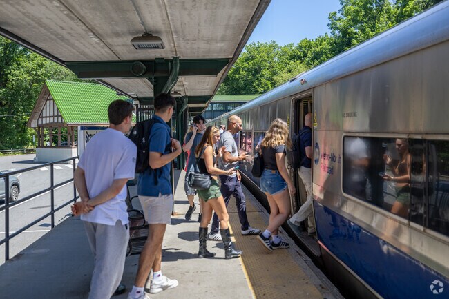 The Scarsdale train station gets Greenville Westchester commuters to New York City in about 30 minutes.