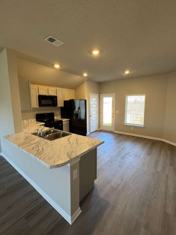 526 W Fountain Cir, Gardner, KS 66030 - photo 4