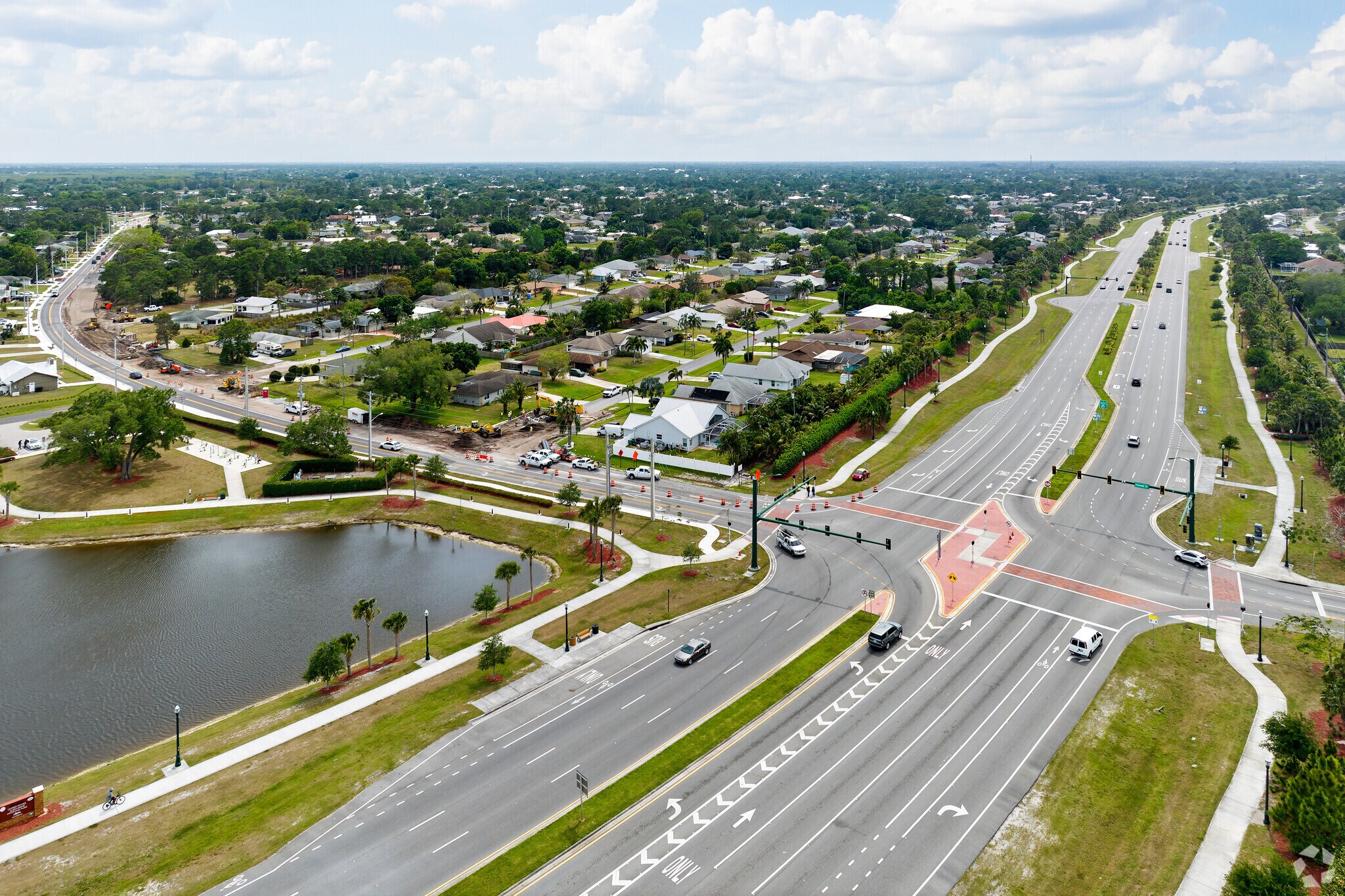 Floresta Gardens has easy access to Crosstown Parkway, take it to downtown or Interstate 95.
