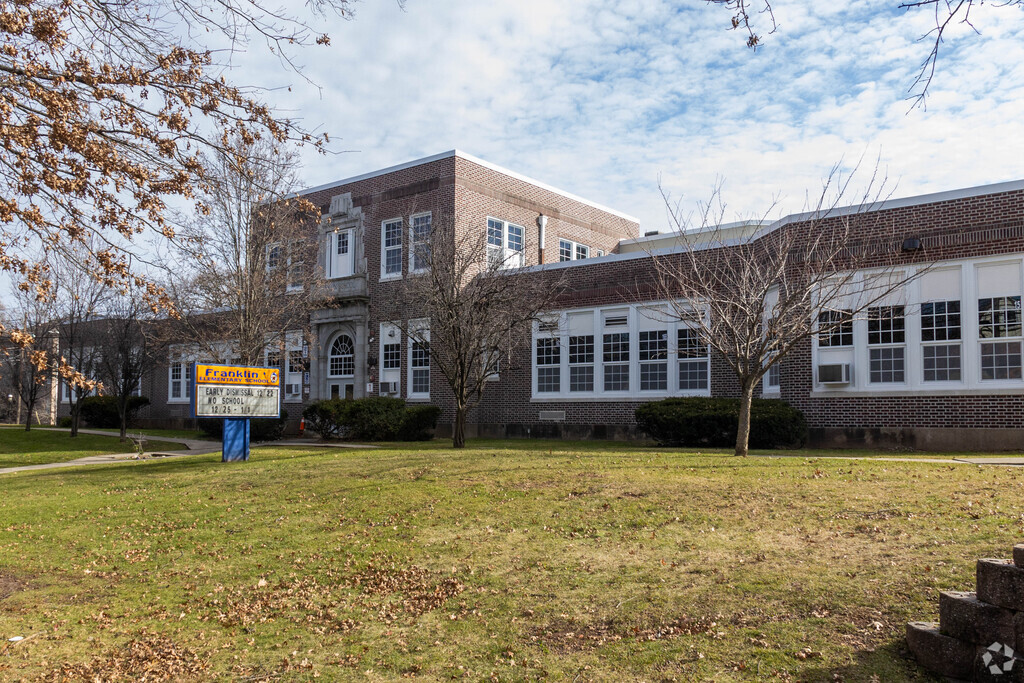 The student-teacher ratio at Franklin School is 13 to 1.