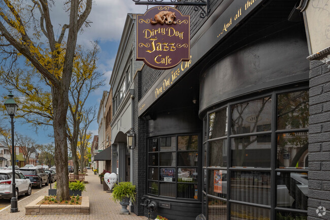 The shopping distict of Grosse Pointe Farms has something for everyone.