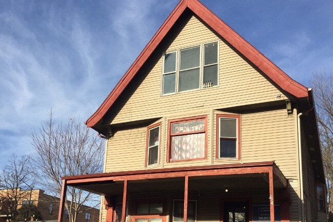 554 W Doty St unit 1, Madison, WI 53703 - photo 2