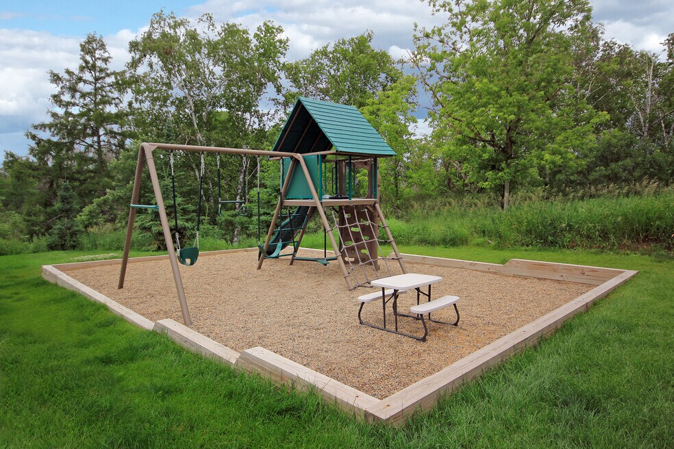 Cedar Pointe Estates Apartments 1811 Northern Cedar Ave NW, Bemidji