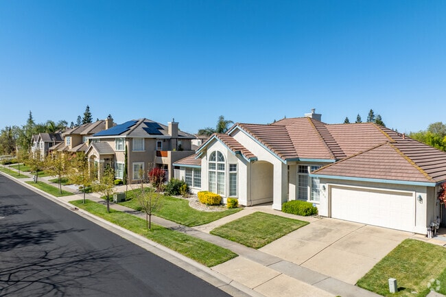 Common architectural styles found in Laguna West includes ranch-styles and Spanish Colonials.