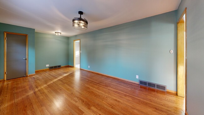 3609 S Main St, Independence, MO 64055 - photo 2