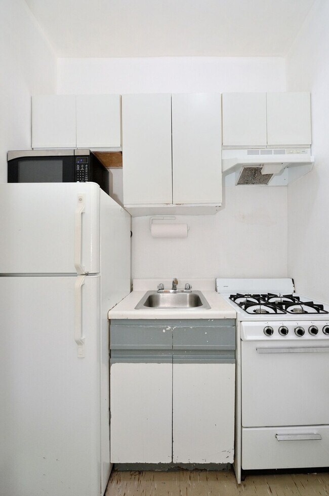 201 E 89th St unit ID1323915P, New York, NY 10128 - photo 7