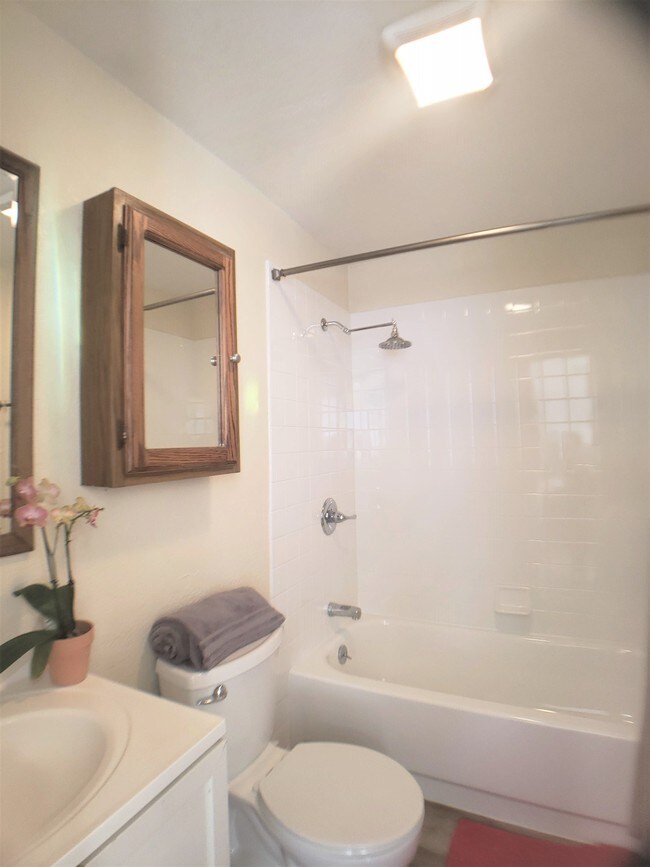 5421 Market St unit C, Emeryville, CA 94608 - photo 6