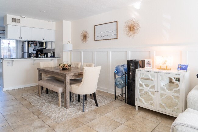 3312 W Wyoming Cir, Tampa, FL 33611 - photo 5