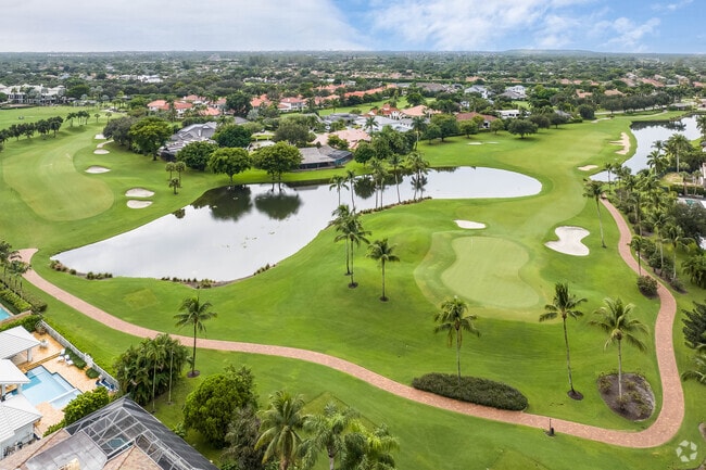 Golf courses provide a picturesque backdrop for Boca del Mar homes.