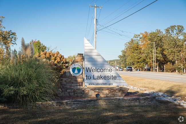 Lakesite embraces its waterfront culture.