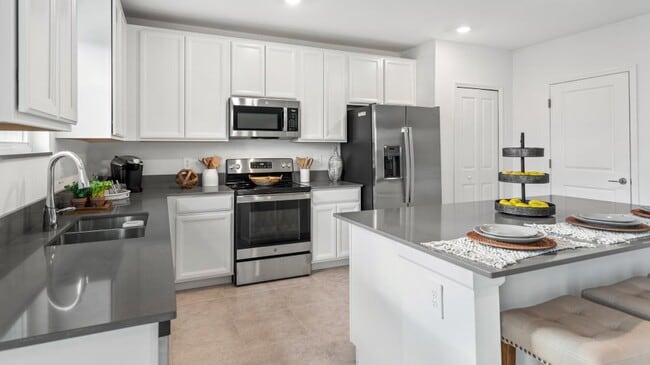 4670 Golden Knight Blvd, Kissimmee, FL 34746 - photo 2