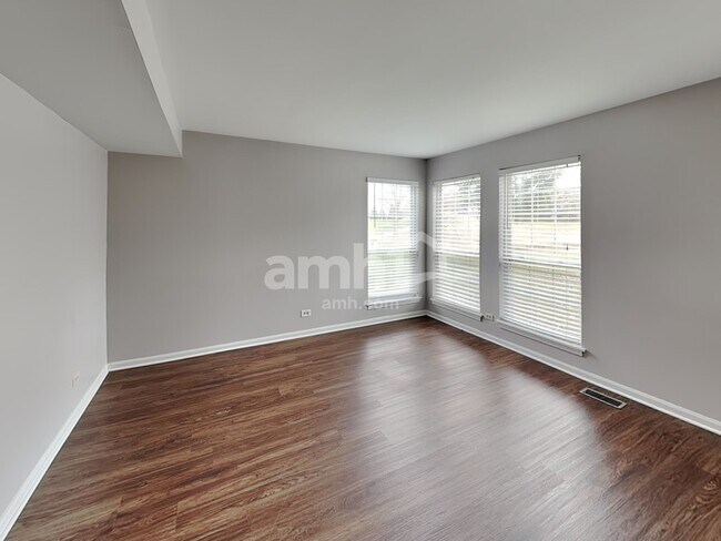 2402 Wild Cherry Ct, Aurora, IL 60506 - photo 6