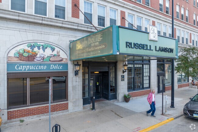 The Brown Bottle in Downtown Waterloo offers a traditional dinning experience.