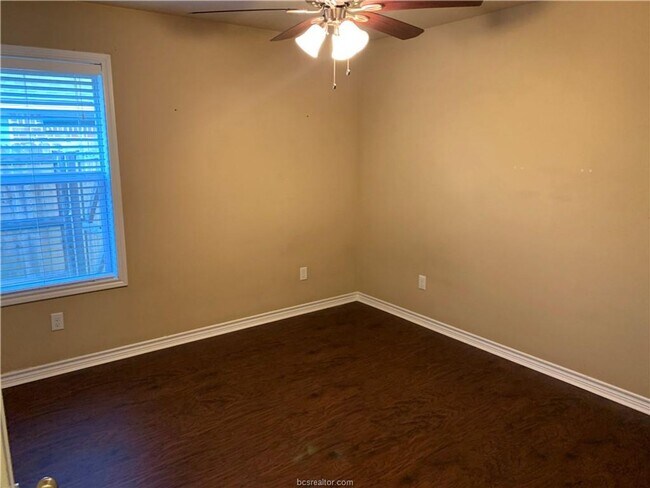 3106 Claremont Dr, College Station, TX 77845 - photo 4