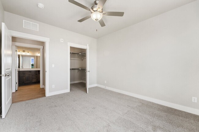 4260 Vulcan Creek Dr unit 102, Loveland, CO 80538 - photo 6