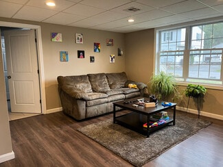 16 Ferncliff Ave, North Providence, RI 02911