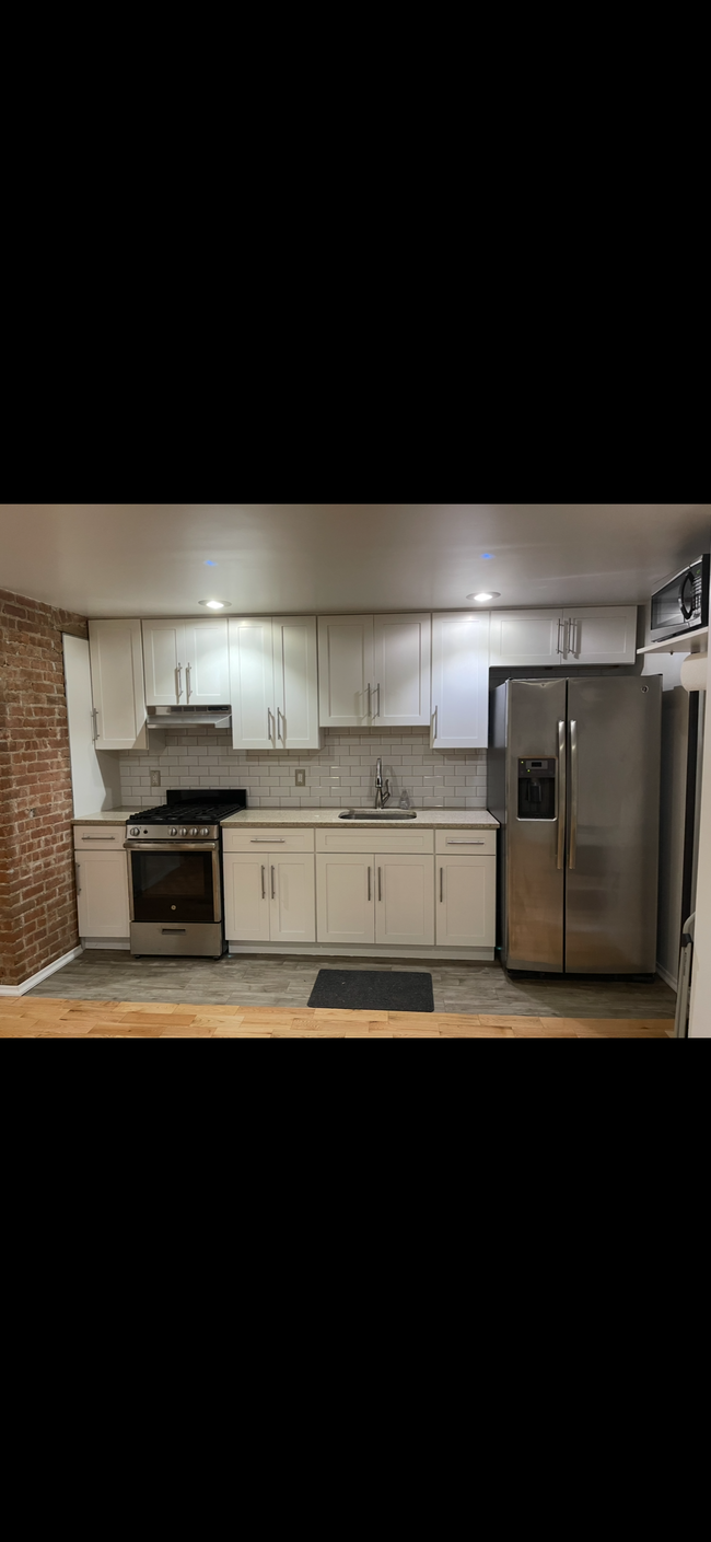 414 Macon St, Brooklyn, NY 11233