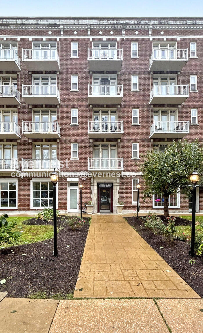 Congress West Apartments unit 412, Saint Louis, MO 63112 - photo 1