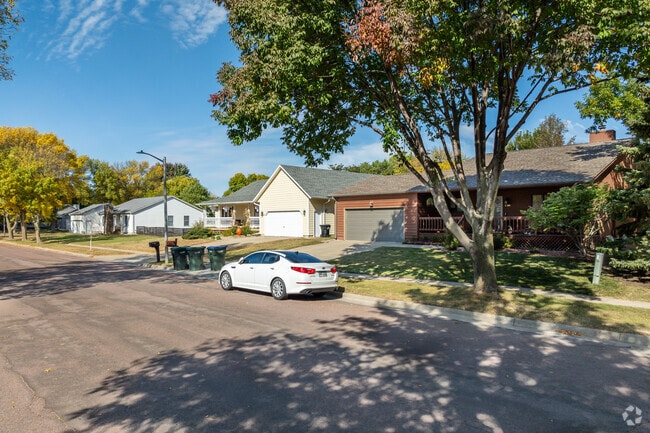 Houses in the Pepper Ridge neighborhood were built between 1980 and 2012.