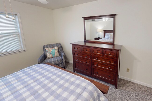 1335 Summit Ave unit 204, Oshkosh, WI 54901 - photo 5