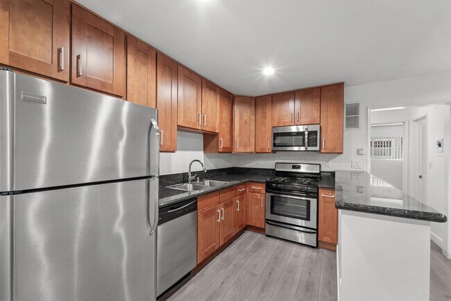 925 W 30th St unit 6, Los Angeles, CA 90007 - photo 5