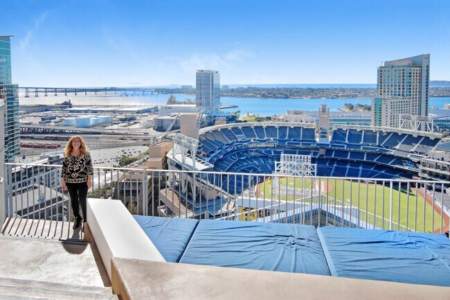 ICON unit 608, San Diego, CA 92101 - photo 7