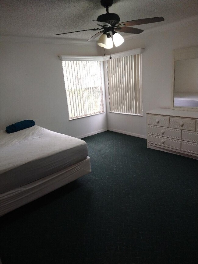 2727 N Poinciana Blvd unit Somerset Villas, Kissimmee, FL 34746 - photo 4