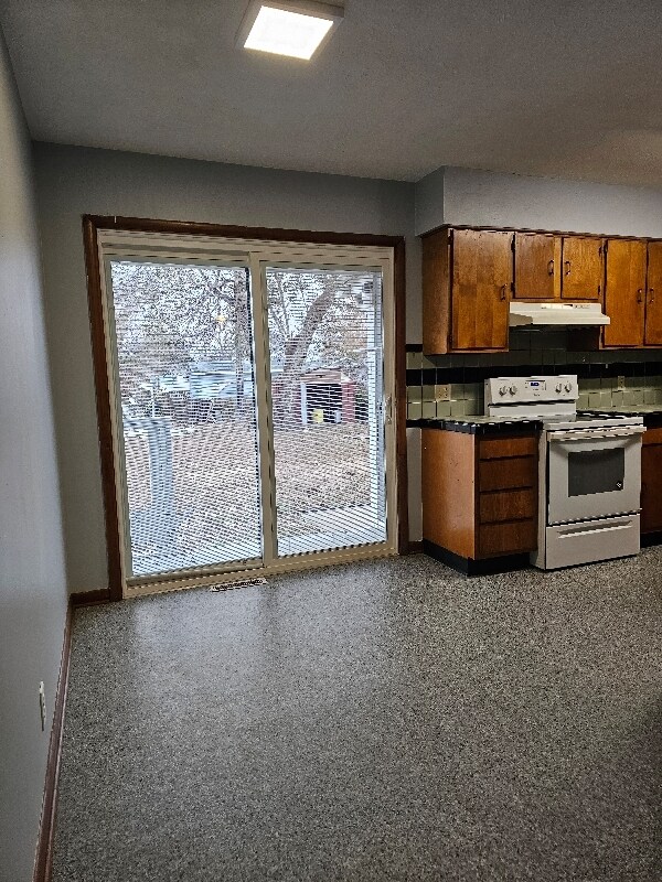 1200 Faith Dr, Salina, KS 67401 - photo 5