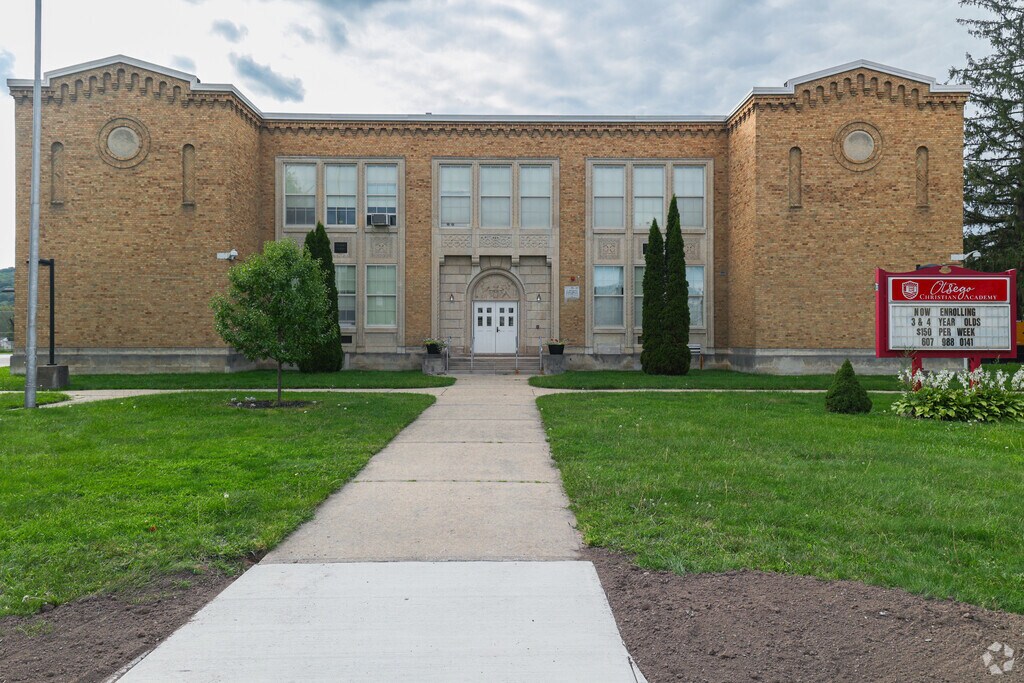 Otsego Christian Academy has a pre school along with an elementary school within.