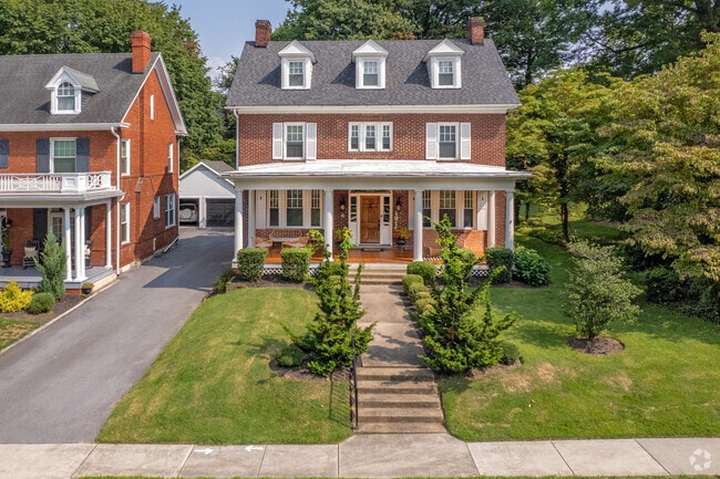 Find a dream home in Northwest Hagerstown.