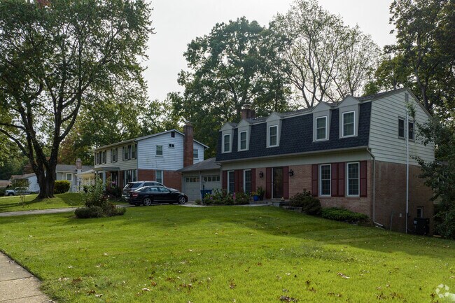 Many homes in George Mason have spacious yards.