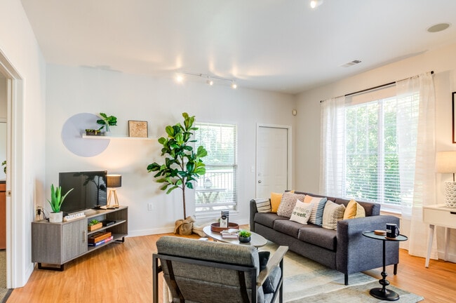 The Pointe at State College, State College, PA 16803 - photo 5