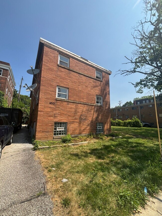 14513 Milverton Rd, Cleveland, OH 44120