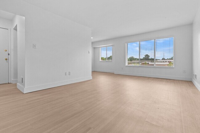 Bloomfield Square Apartments - Auburn Hills, MI, Auburn Hills, MI 48326 - photo 6