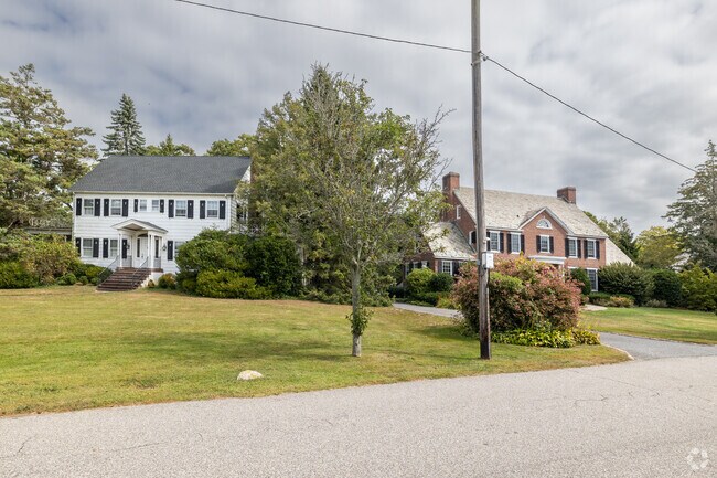 Some colonial style homes in Brightwaters vary in price range.