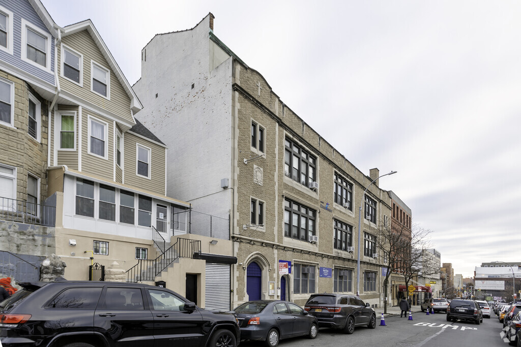 St. Joseph School in Bronx, New York serves 275 students in grades Prekindergarten-8.