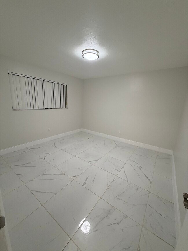 815 SW 5th Ct, Hallandale Beach, FL 33009 - photo 6