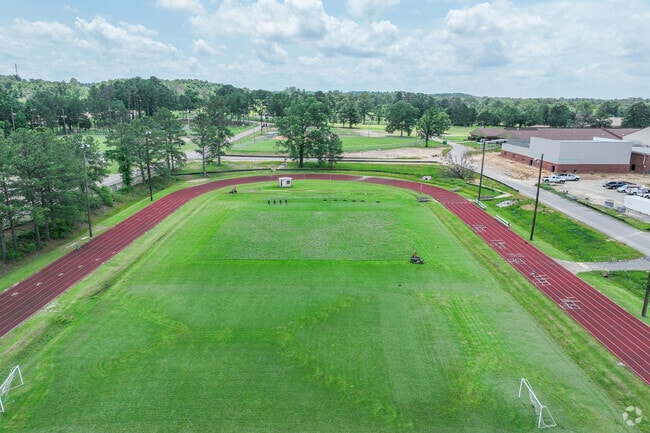 Pearl Jr. High School is ranked 4th most diverse school in Mississippi.