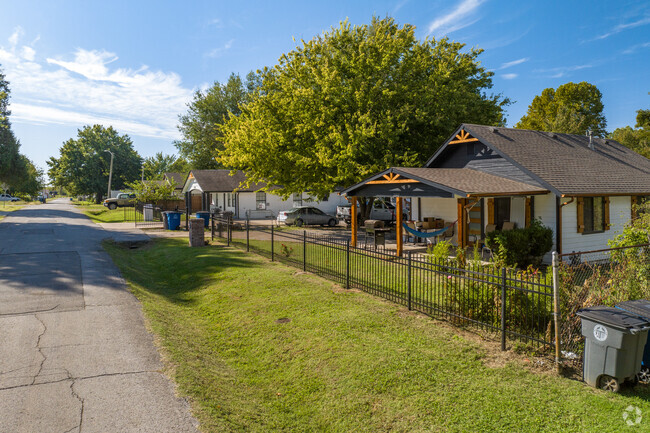 Another common fencing material is metal poles in Dawson.