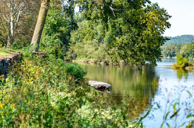 The Delaware River provides the residents of Braeburn Heights with countless outdoor activities.