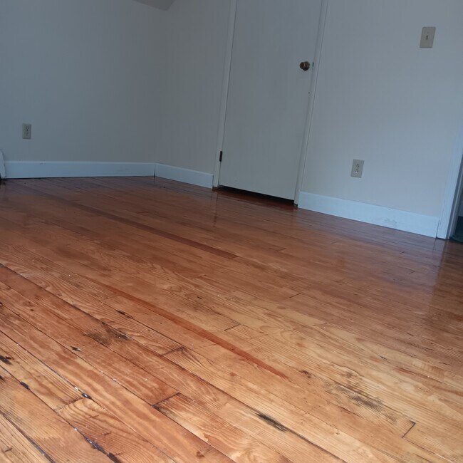 325 Mcgregor Ave unit 2, Cincinnati, OH 45219 - photo 4