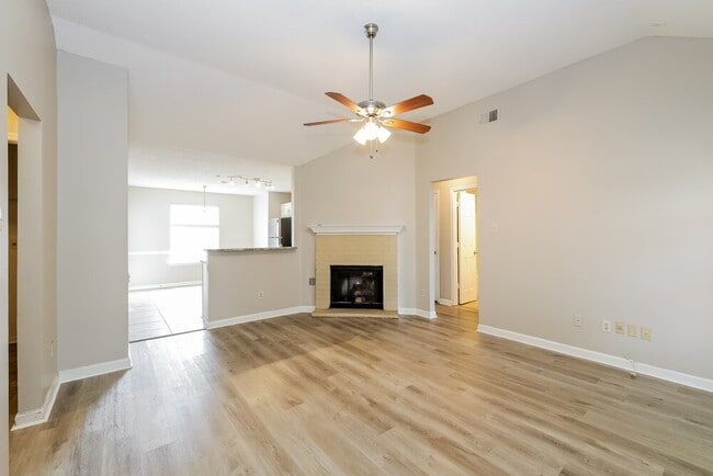 6883 Lagrange Cir N, Cordova, TN 38018 - photo 3