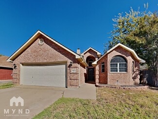 8617 Saranac Trail, Fort Worth, TX 76118