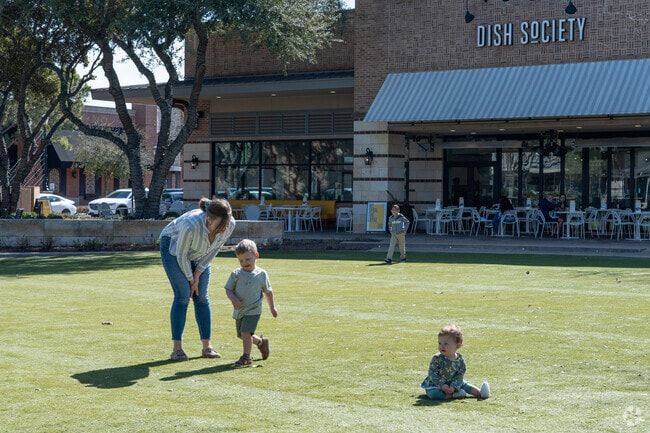 In the middle of La Centerra, locals can hang out at Central Green Park for gatherings.