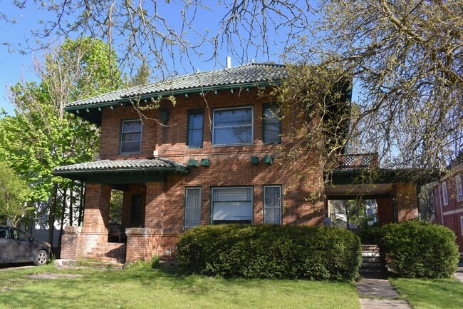 524 W Church St unit B, Elmira, NY 14905 - photo 2