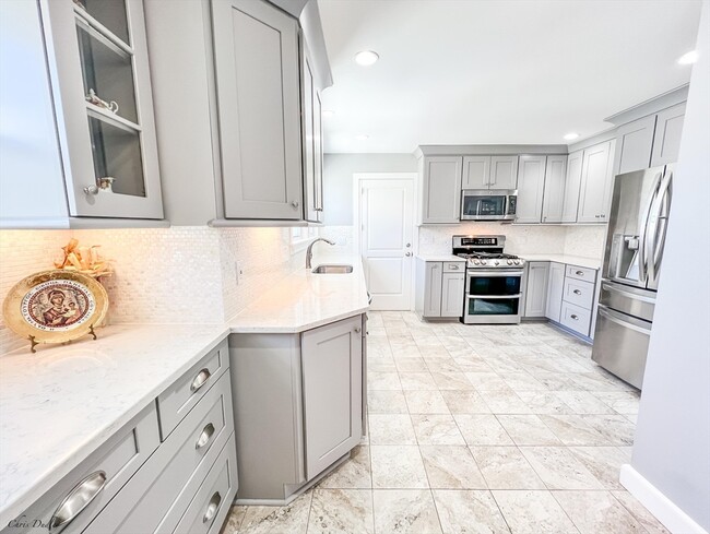 35 Bowdoin St unit 35, Arlington, MA 02474 - photo 5