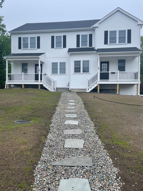 53 Mechanic St, Foxborough, MA 02035